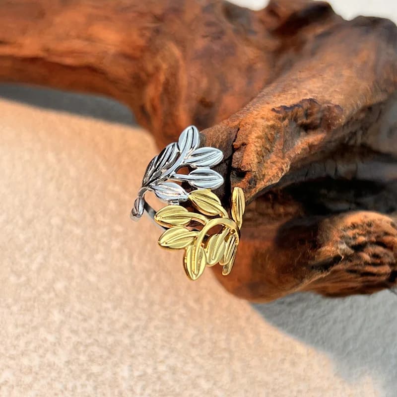 Bague réglable ouverte en émail motif feuille