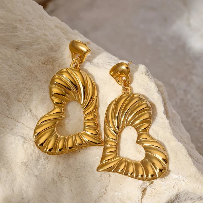 Boucles d'oreilles créoles pendentif coquillage et pompon