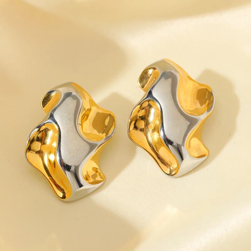 Boucles d'oreilles puces géométriques en forme de C avec zircons