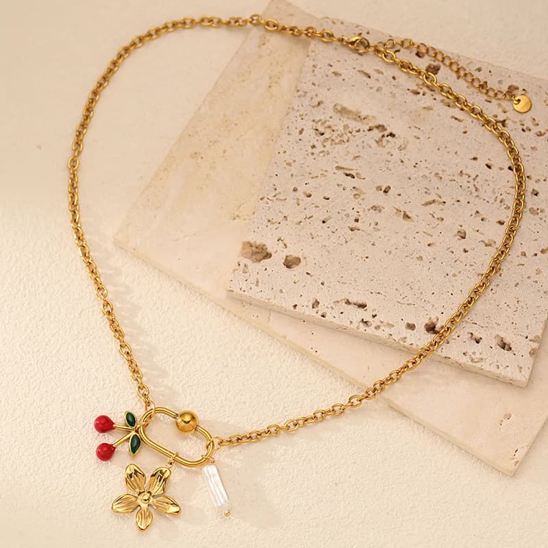 Collier Pendentif Fleur Cerise Perle