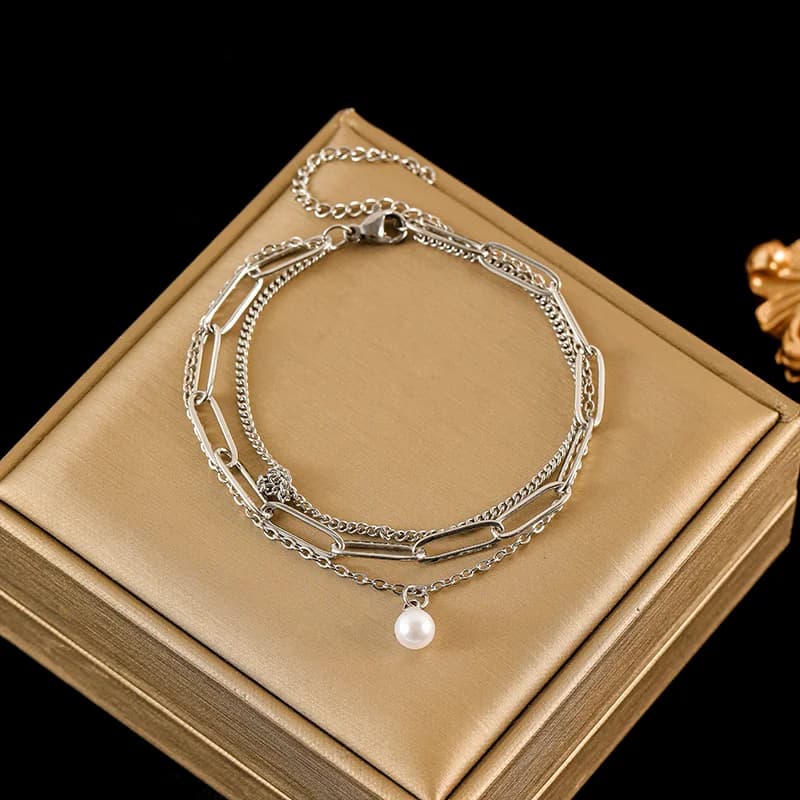 Bracelet à breloques couleur argent pour femmes