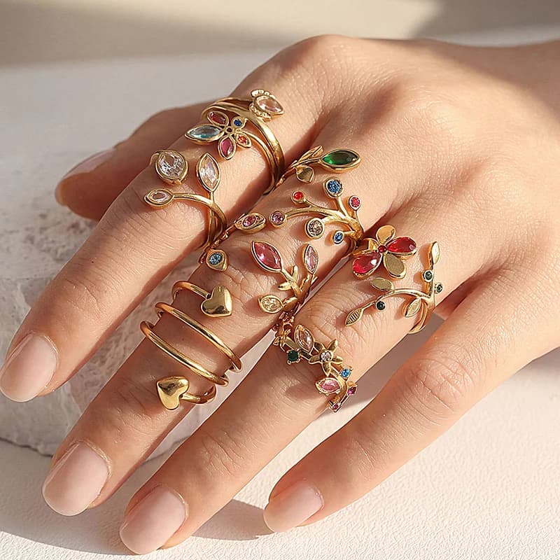 Bague ajustable feuille scintillante en zircons et acier inoxydable