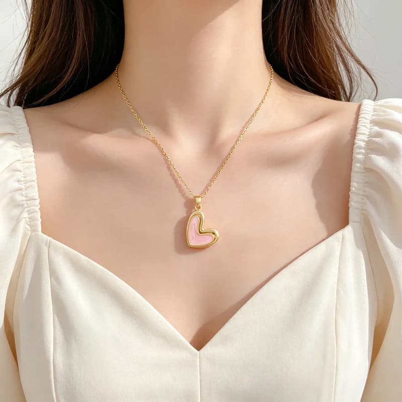 Collier pendentif cœur rose amour