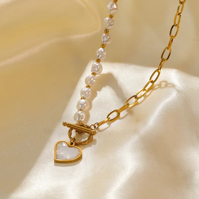 Collier pendentif cœur et perle