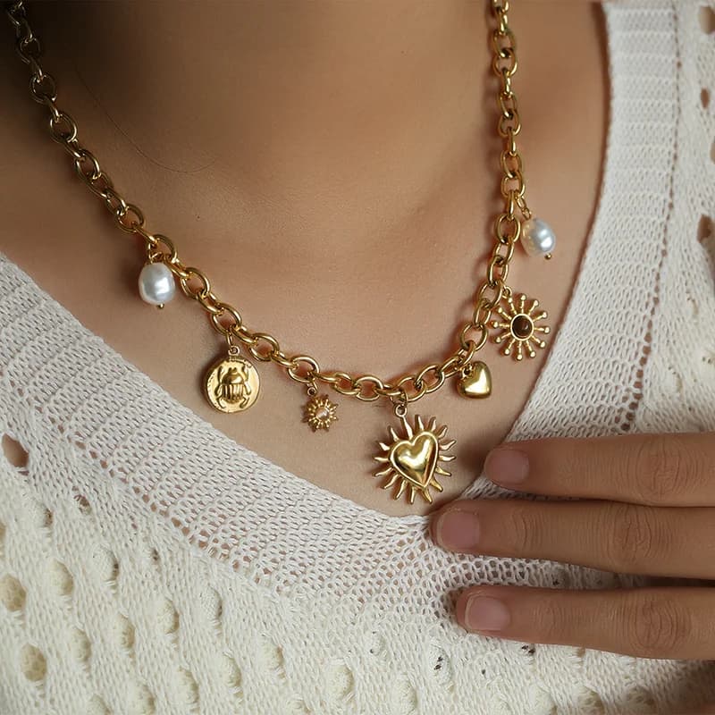 Collier Pendentif Étoile de Mer Coquillage Soleil Doré