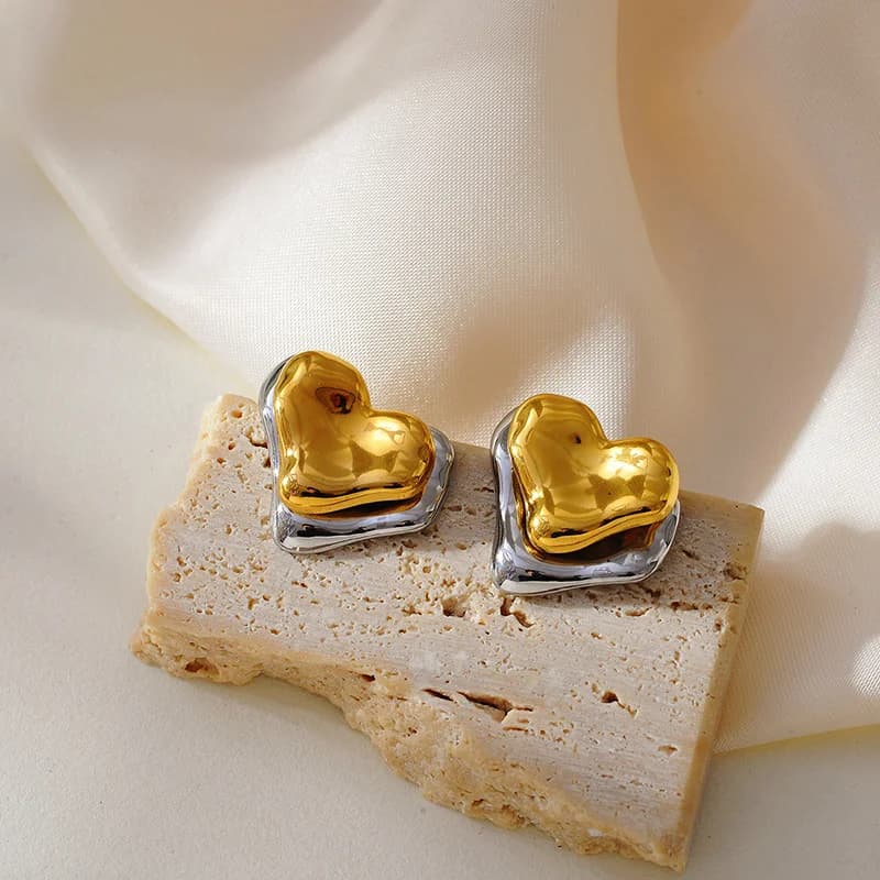 Boucles d'oreilles puces géométriques en forme de C avec zircons