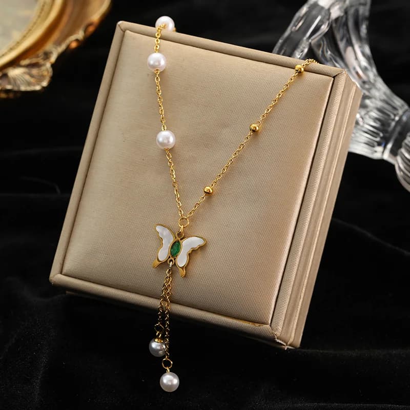 Collier pendentif long en zircons blancs