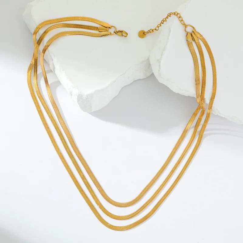 Collier ras-de-cou multi-rangs chaîne doré