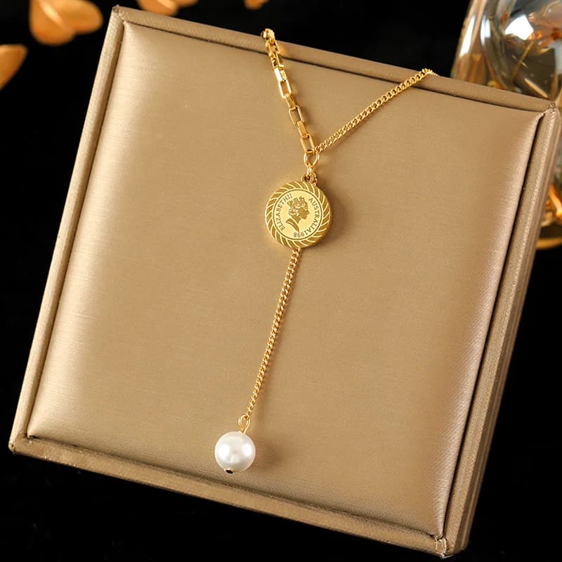 Collier pendentif long en zircons blancs