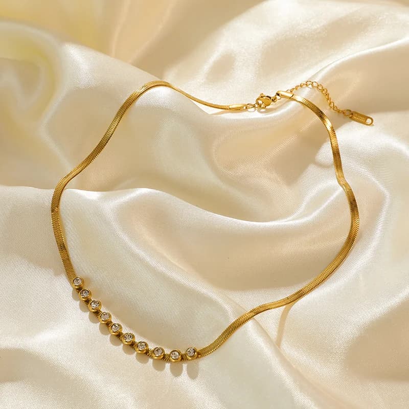 Collier ras de cou chaîne zircon doré