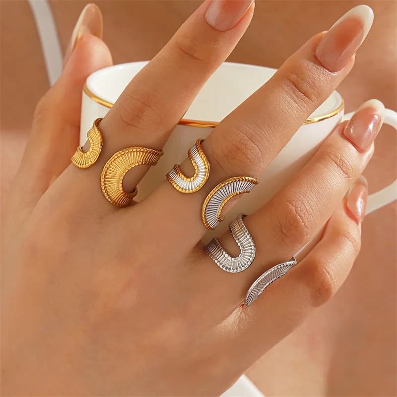 Bague manchette ajustable en acier inoxydable à motif creux irrégulier