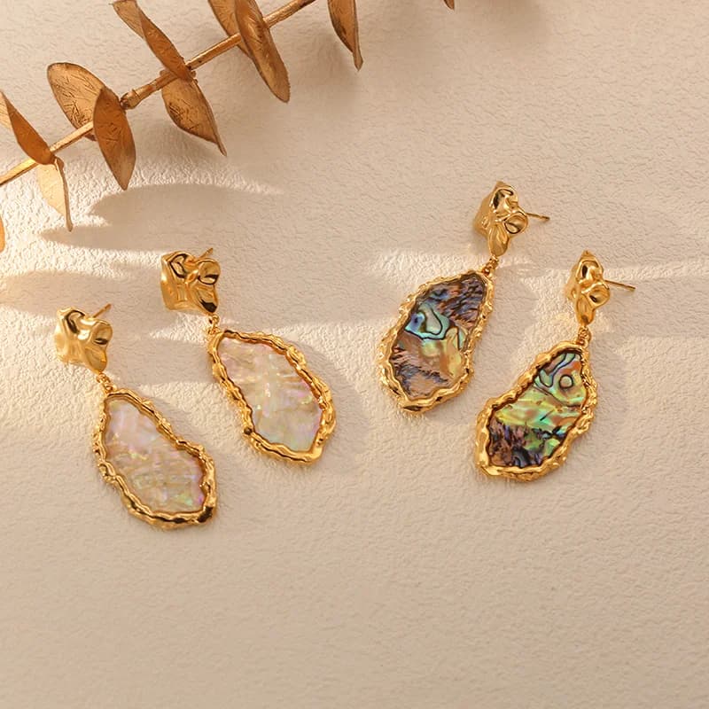 Paire de boucles d'oreilles pendantes irrégulières colorées