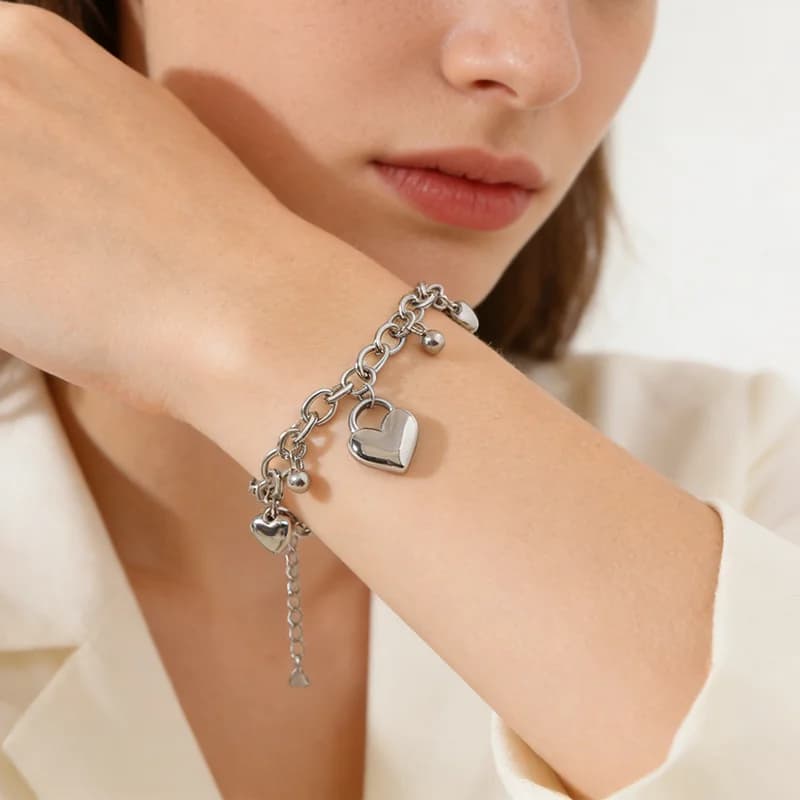 Bracelet rigide à perles cœur, couleur argent