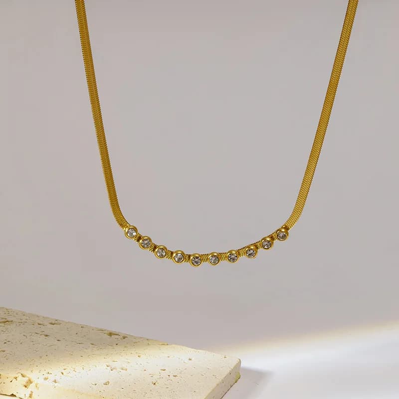 Collier ras de cou chaîne zircon doré