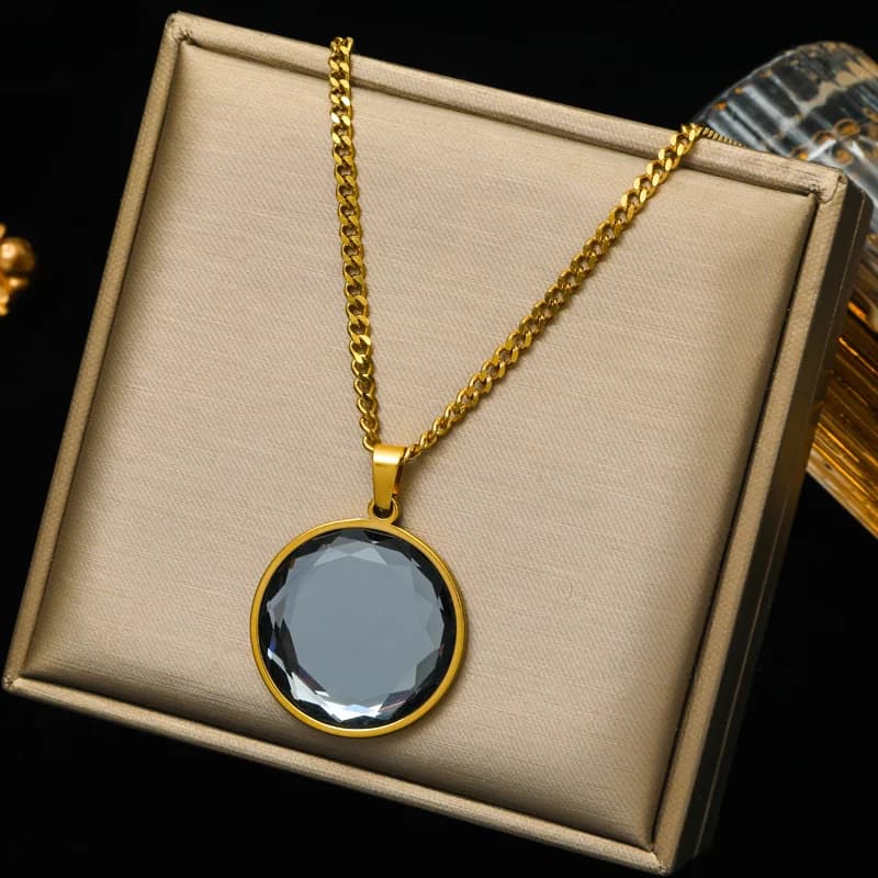 Collier pendentif grand carré en cristaux de zirconium