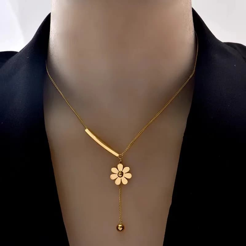 Collier pendentif long en zircons blancs