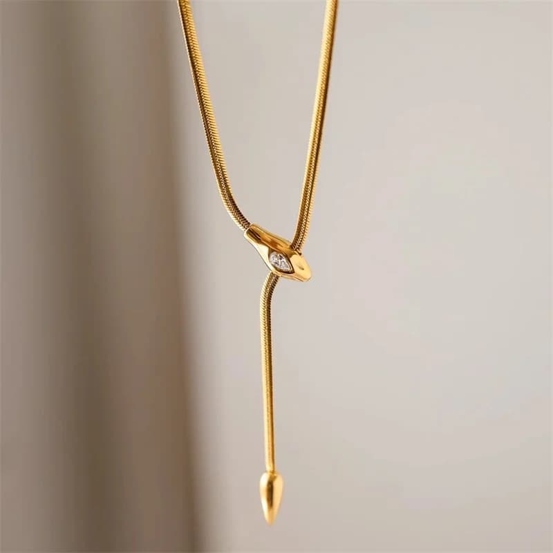 Collier en Y avec pendentif long tête de serpent