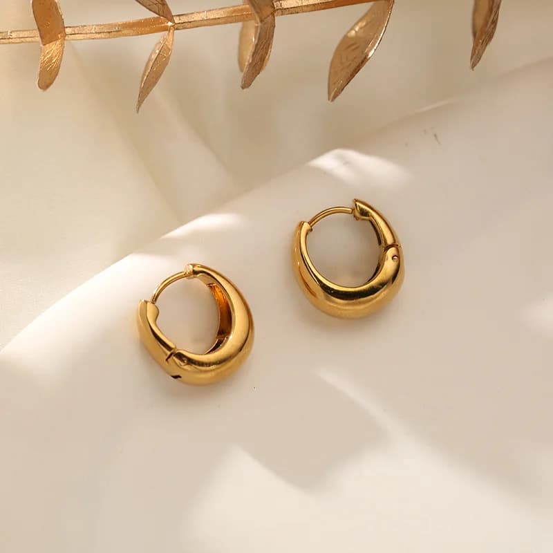 Boucles d'oreilles clous forme cœur géométrique, couleur or