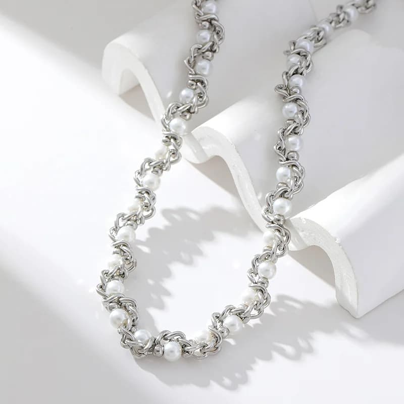 Collier ras-du-cou chaîne perles couleur argent