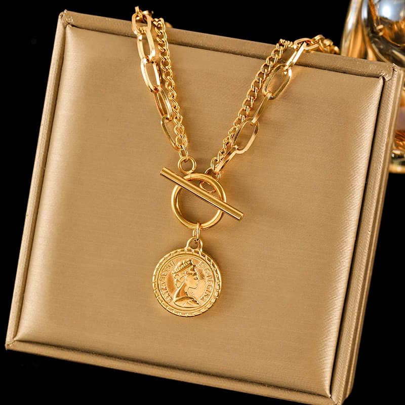 Collier pendentif pièce de monnaie portrait, ton argenté