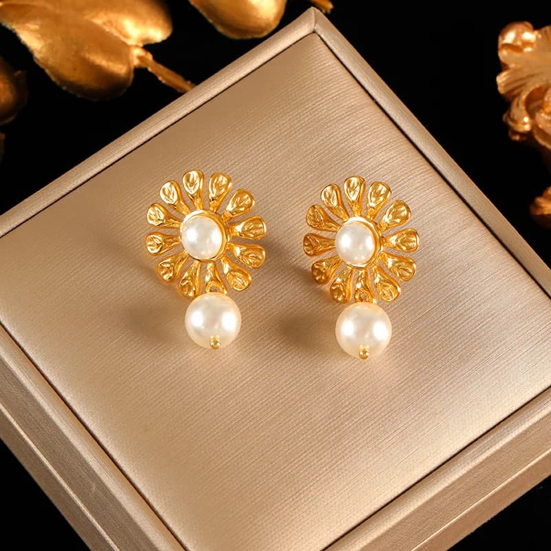 Boucles d'oreilles puces papillon perle