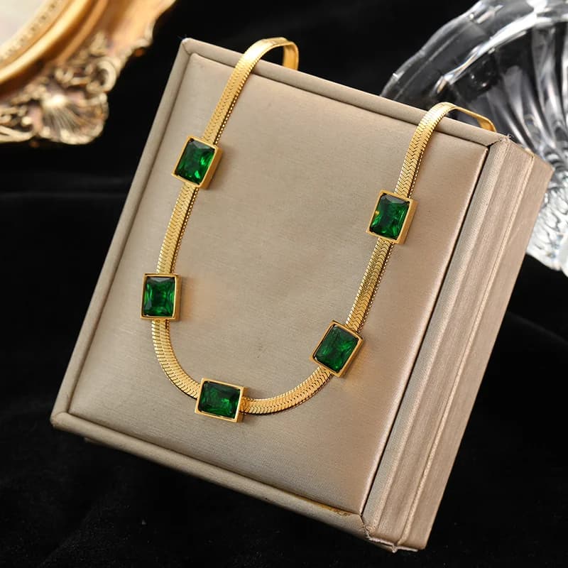 Collier ras de cou chaîne zircon doré