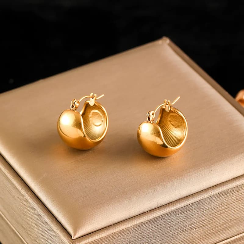 Boucles d'oreilles clous forme cœur géométrique, couleur or