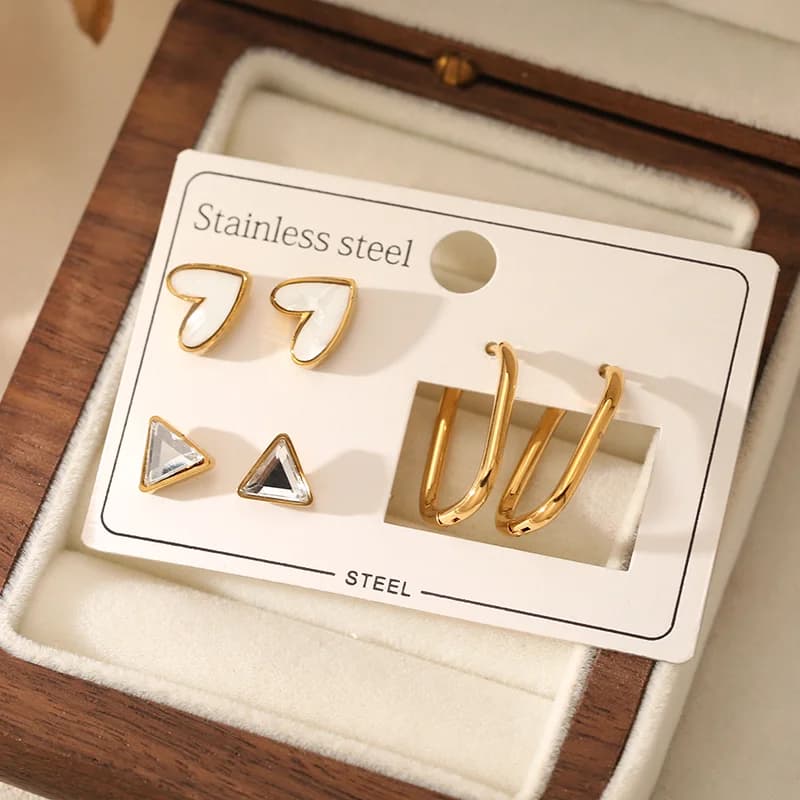 Set de 3 paires de créoles et puces cœur triangulaire
