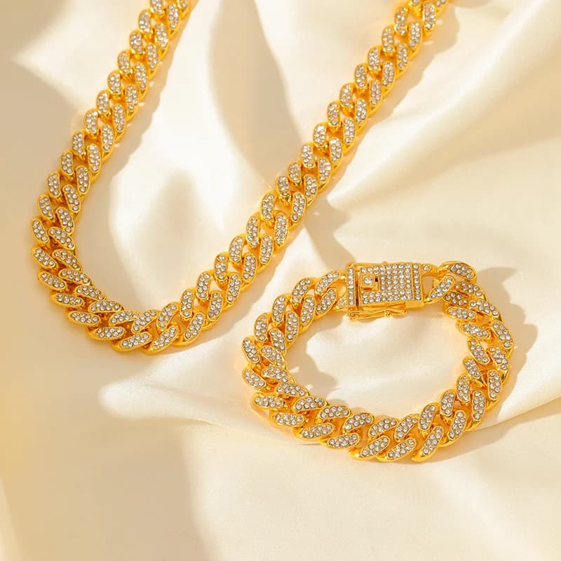 Parure collier et bracelet chaîne cubaine plaquée or en zircons cubiques (Acier 316L)